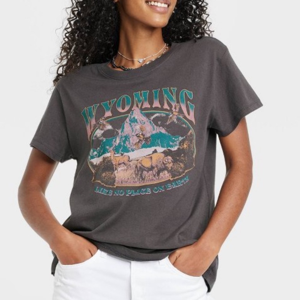 Doe Women's Wyoming Short Sleeve Graphic T-Shirt